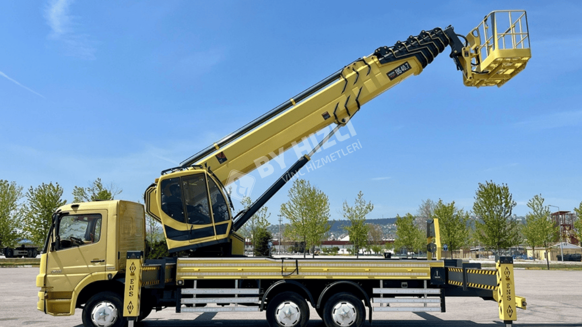 Bayraklı Sepetli Platform